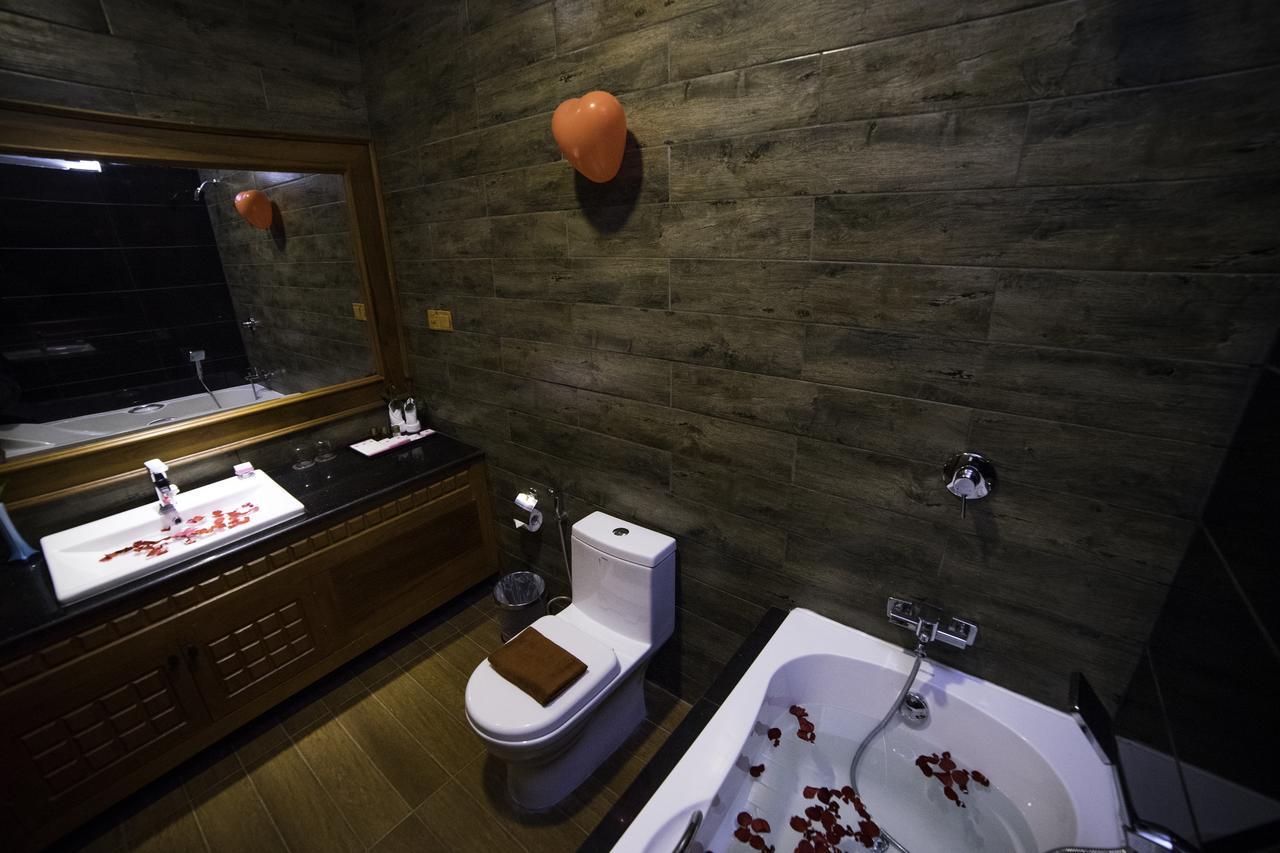 Win Unity Hotel Mandalay Esterno foto